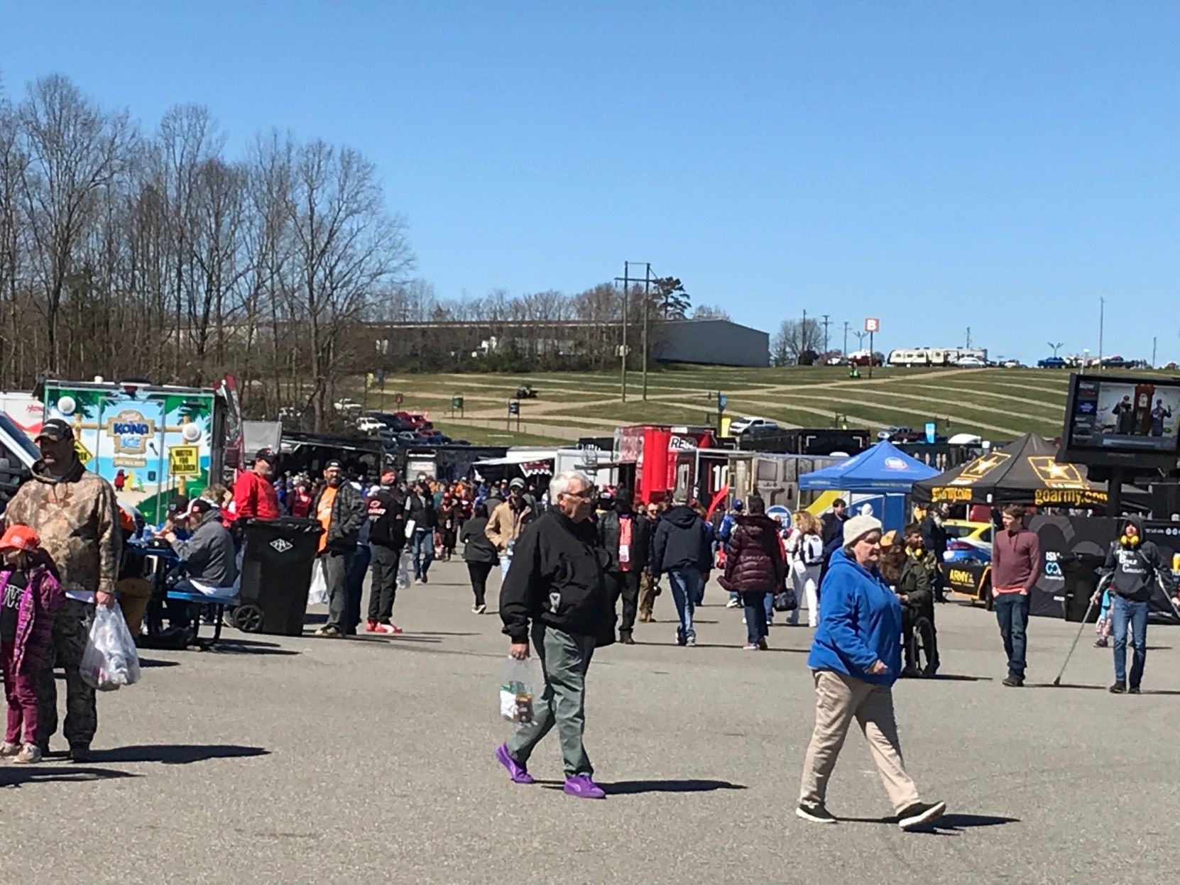 Martinsville Truck Races fans.jpg